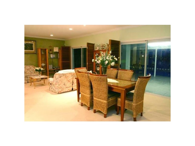 Clear Island Waters QLD 4226