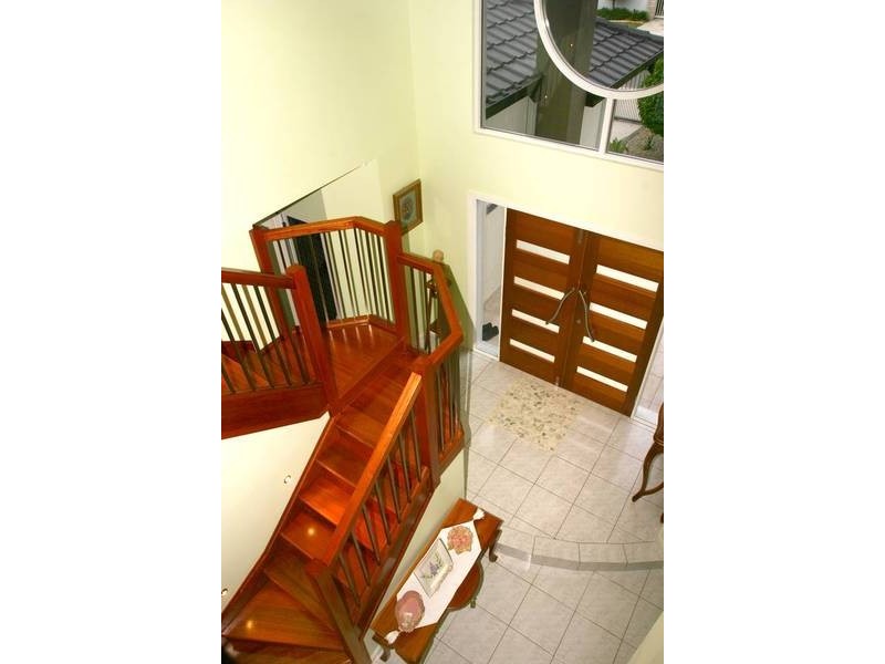 Clear Island Waters QLD 4226