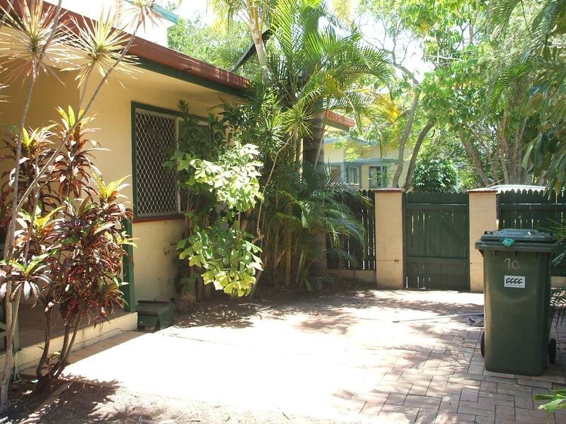 90 SLATYER AVENUE, Bundall QLD 4217