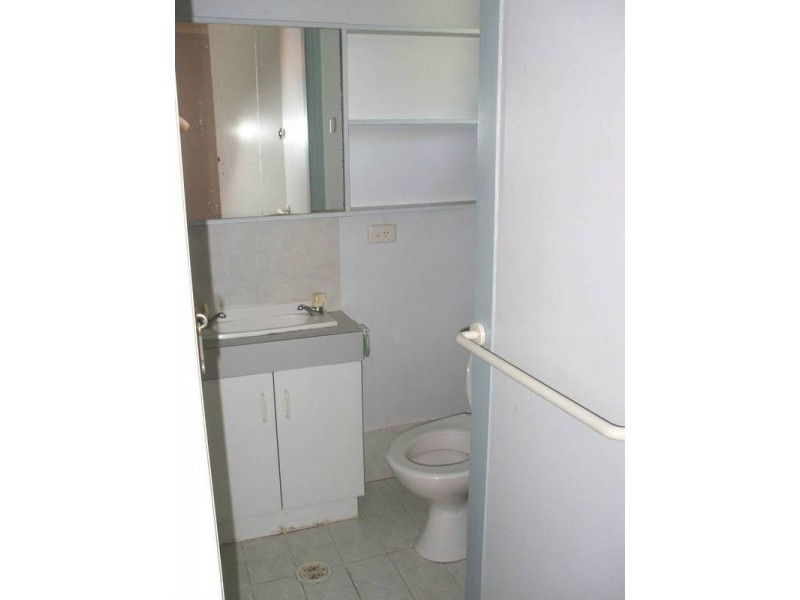 90 SLATYER AVENUE, Bundall QLD 4217