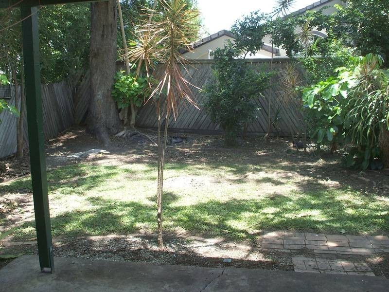 90 SLATYER AVENUE, Bundall QLD 4217