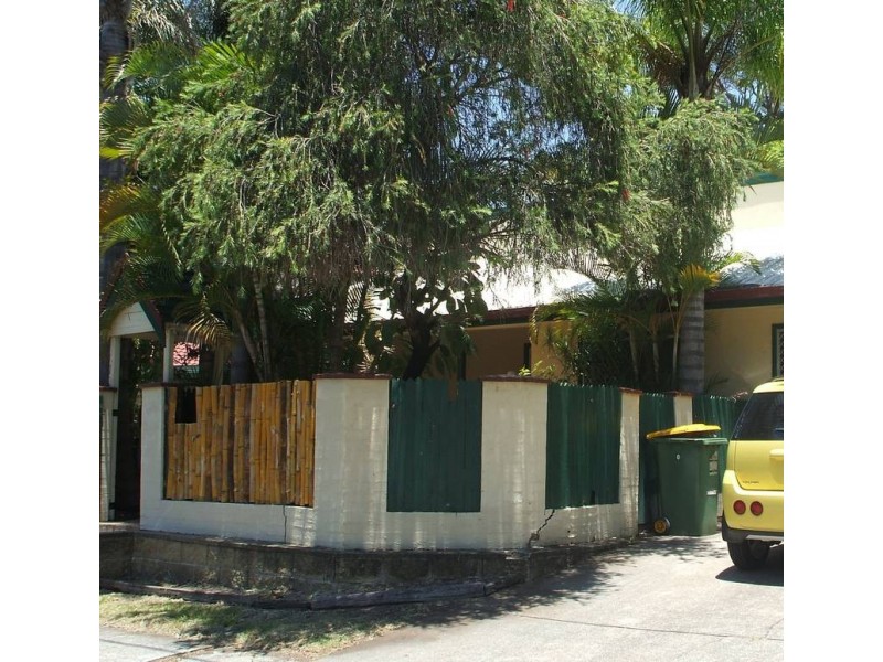 90 SLATYER AVENUE, Bundall QLD 4217