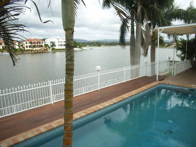 Clear Island Waters QLD 4226