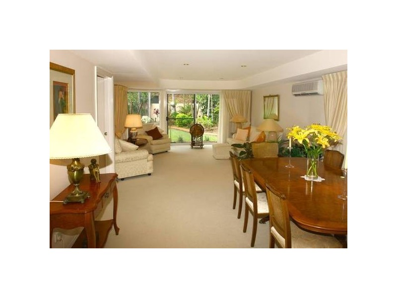 Clear Island Waters QLD 4226