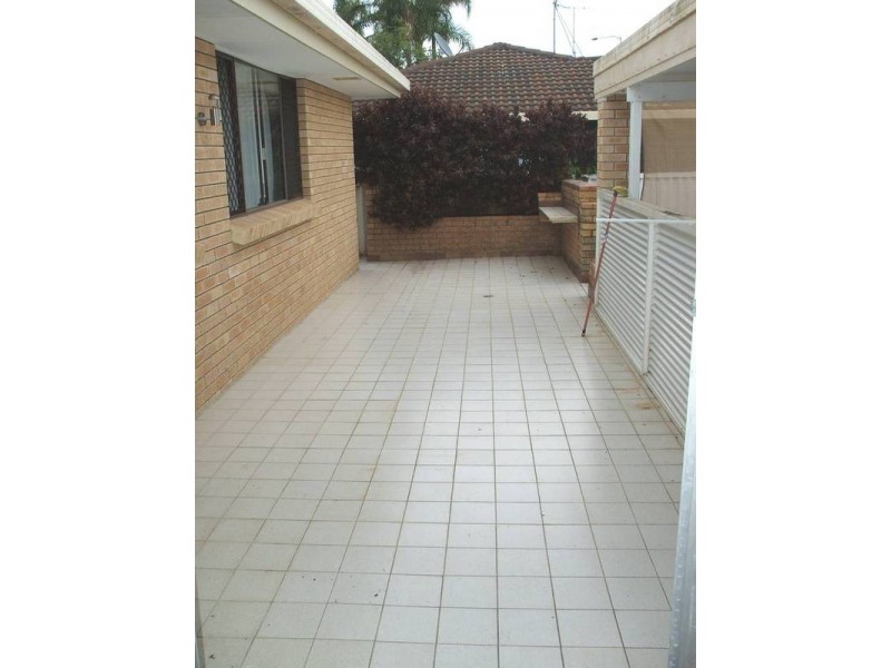 60 SURFERS AVENUE, Mermaid Waters QLD 4218
