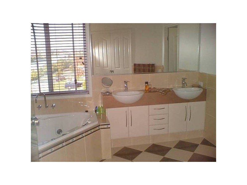 Varsity Lakes QLD 4227