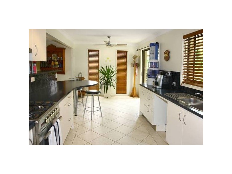 Clear Island Waters QLD 4226