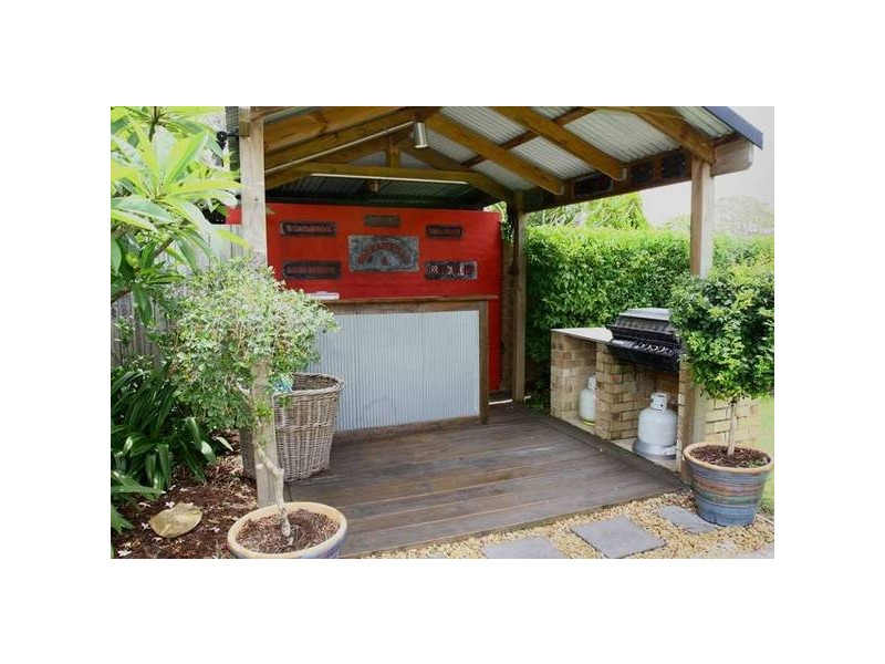 Clear Island Waters QLD 4226