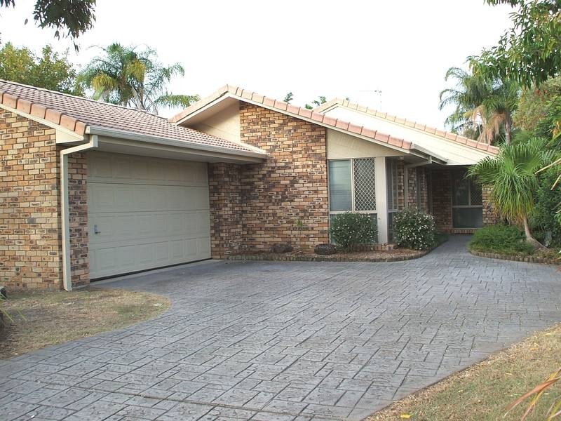 13 Bronte Court, Robina QLD 4226