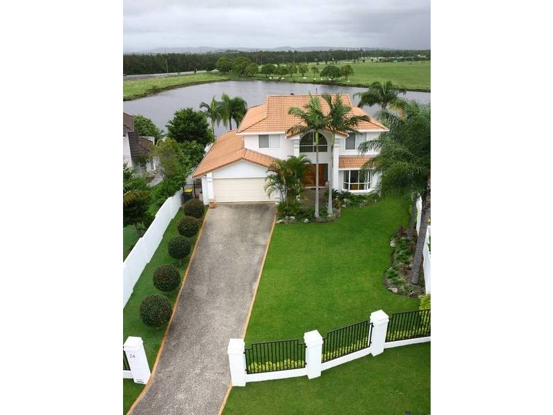 Clear Island Waters QLD 4226