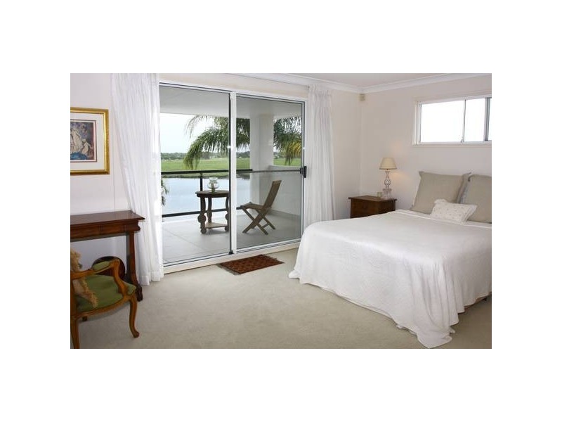 Clear Island Waters QLD 4226