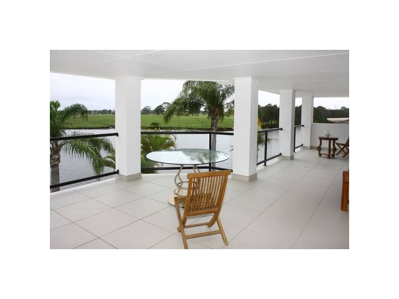 Clear Island Waters QLD 4226