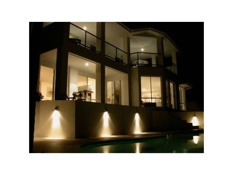 Clear Island Waters QLD 4226