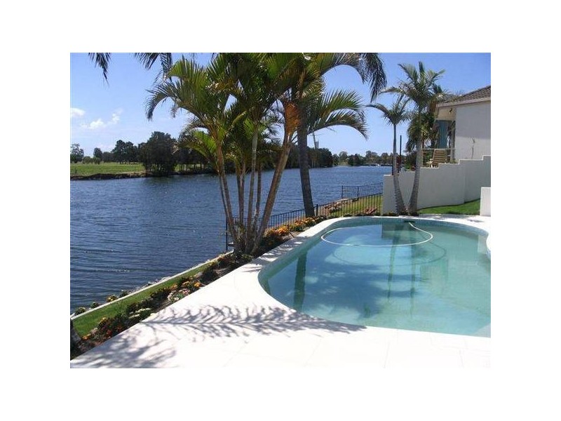 Clear Island Waters QLD 4226