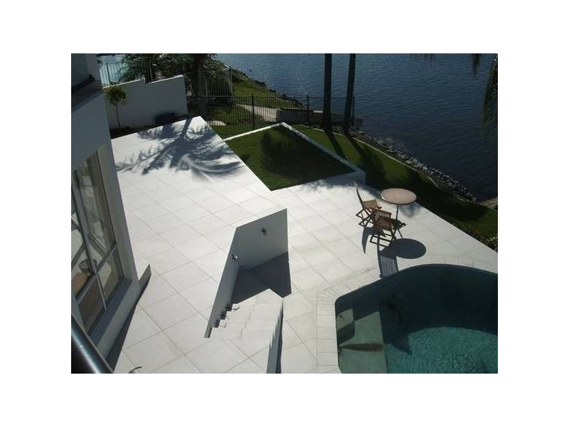 Clear Island Waters QLD 4226