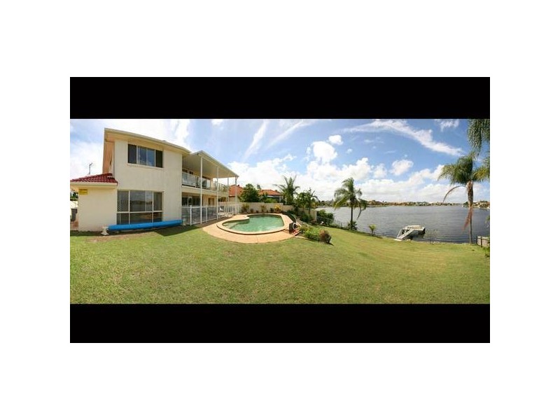 Clear Island Waters QLD 4226