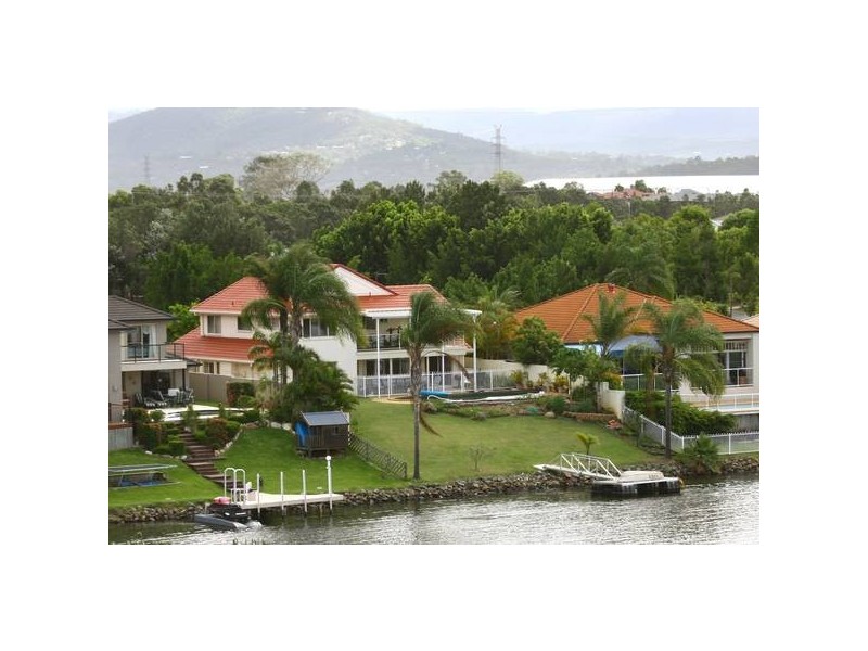 Clear Island Waters QLD 4226