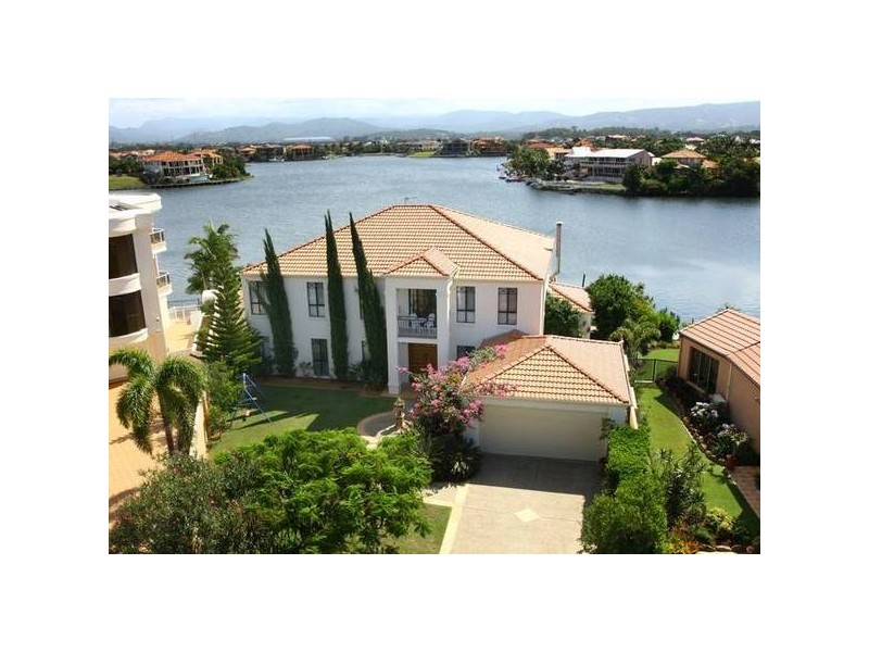 Clear Island Waters QLD 4226