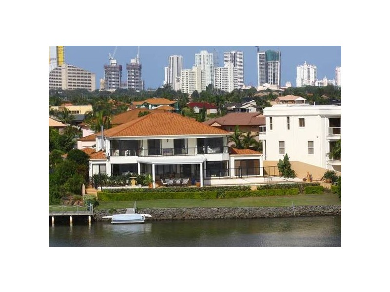 Clear Island Waters QLD 4226