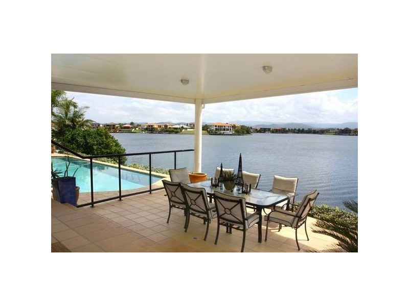 Clear Island Waters QLD 4226