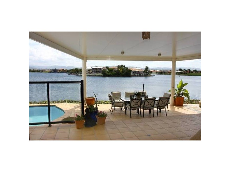 Clear Island Waters QLD 4226