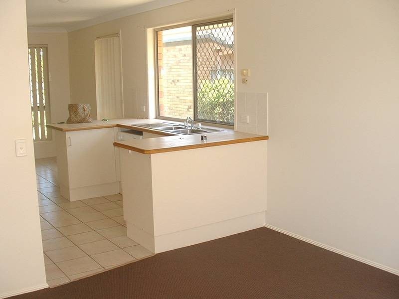 4 REGENSBERG CLOSE, Varsity Lakes QLD 4227