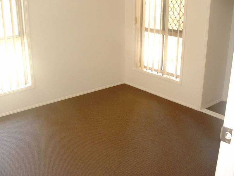 4 REGENSBERG CLOSE, Varsity Lakes QLD 4227