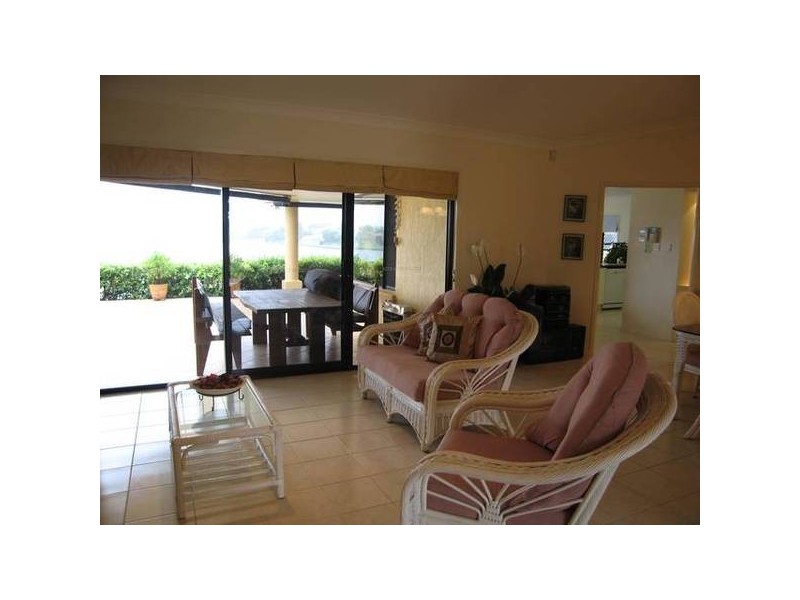 Broadbeach Waters QLD 4218