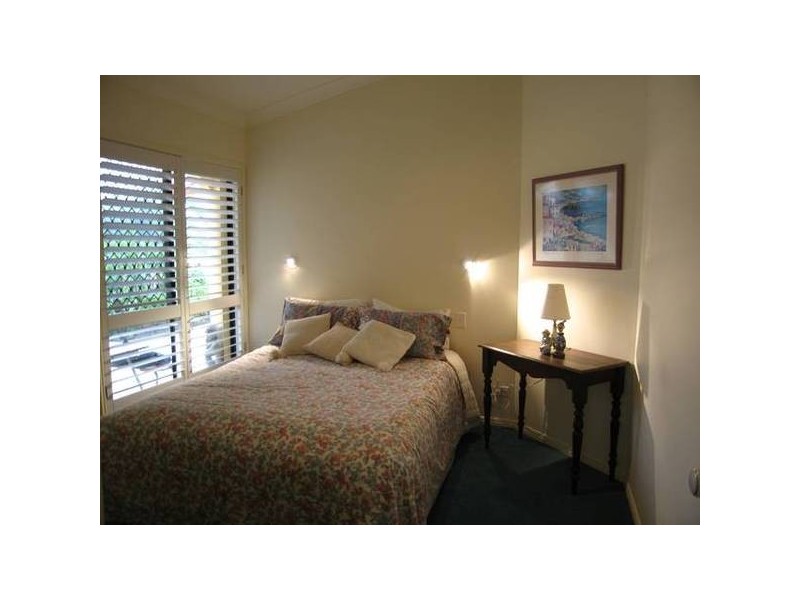Broadbeach Waters QLD 4218