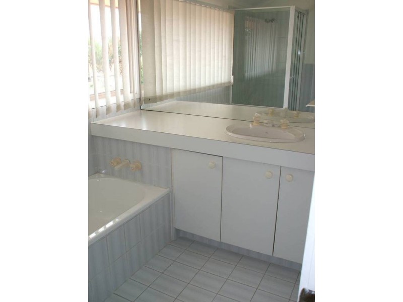 3/39 sigatoka, Clear Island Waters QLD 4226