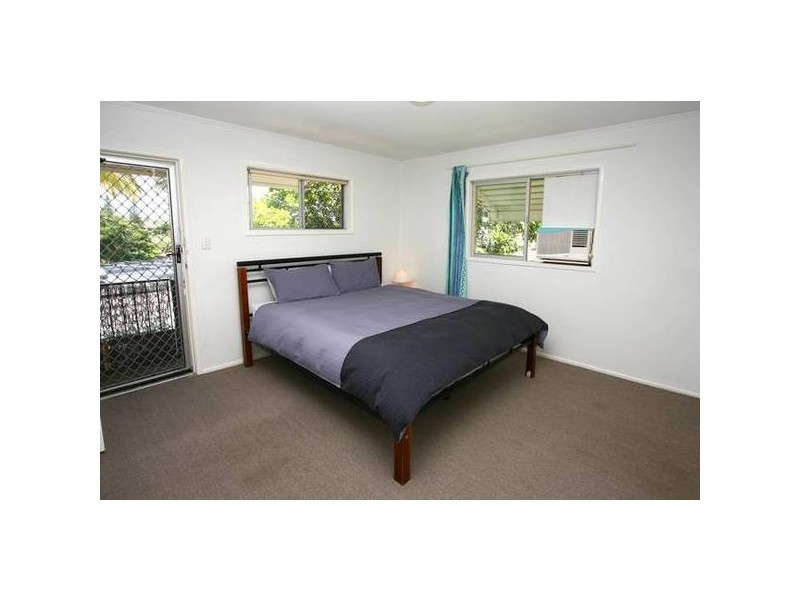 Broadbeach Waters QLD 4218