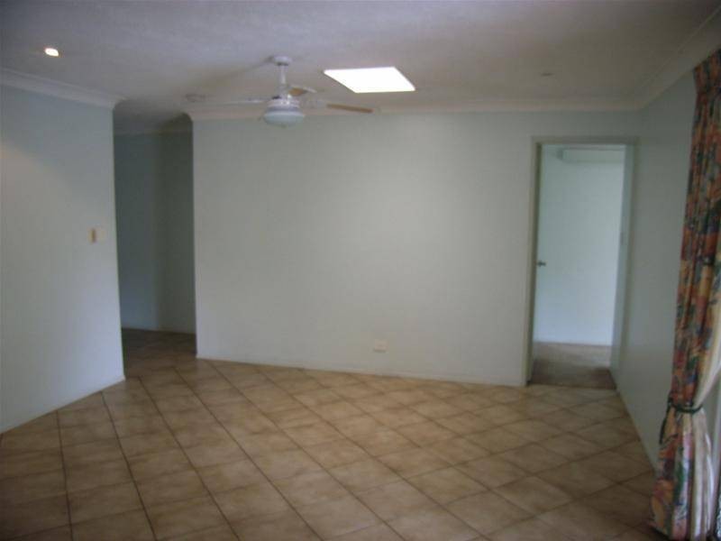 27 PENINSULA COURT, Mermaid Waters QLD 4218