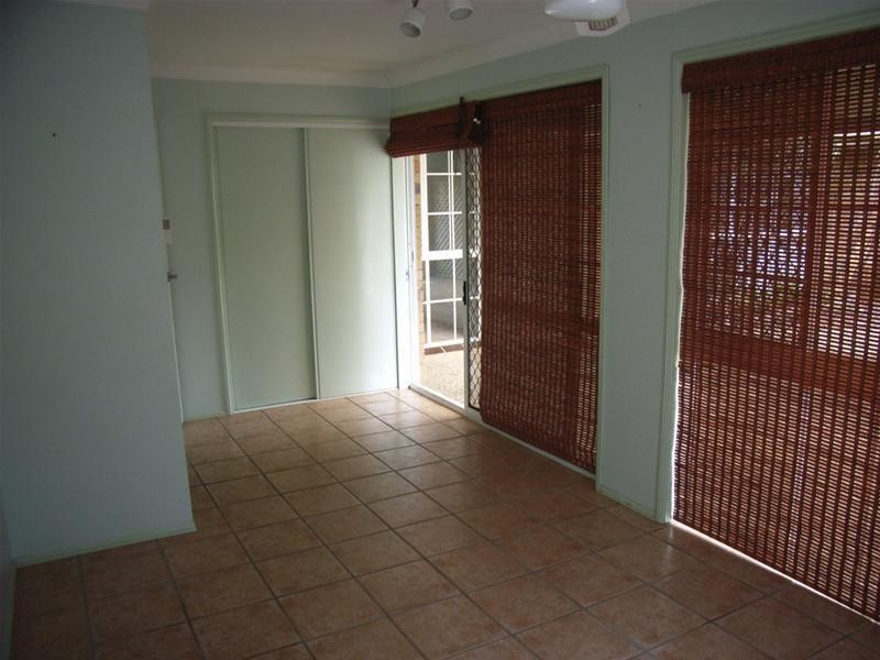 27 PENINSULA COURT, Mermaid Waters QLD 4218