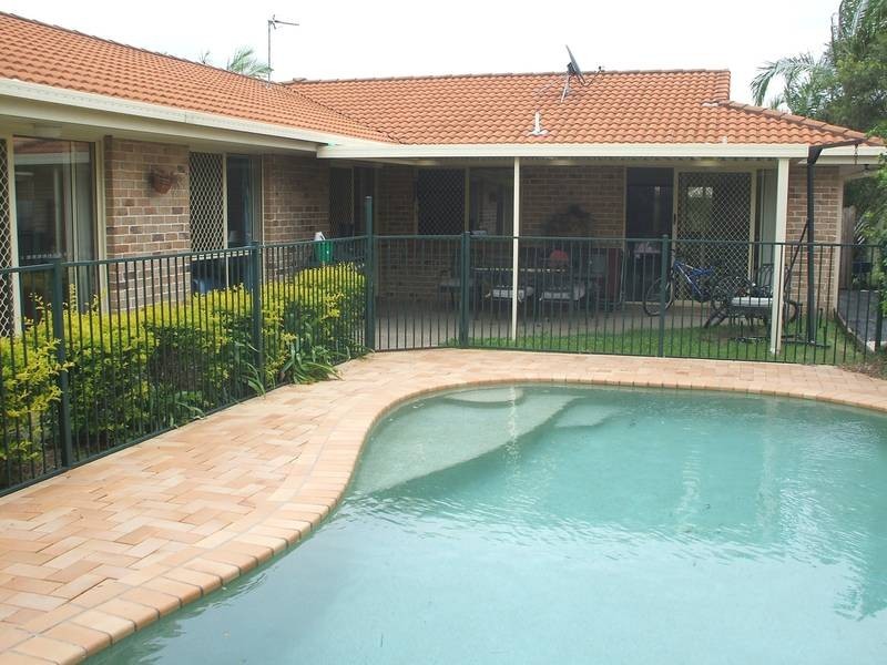 33 WARBLER PARADE, Varsity Lakes QLD 4227