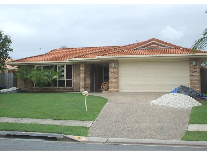 33 WARBLER PARADE, Varsity Lakes QLD 4227