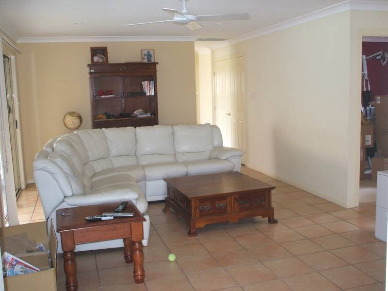 33 WARBLER PARADE, Varsity Lakes QLD 4227