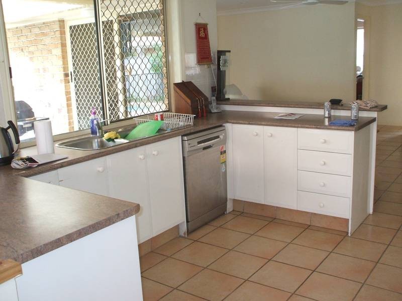 33 WARBLER PARADE, Varsity Lakes QLD 4227