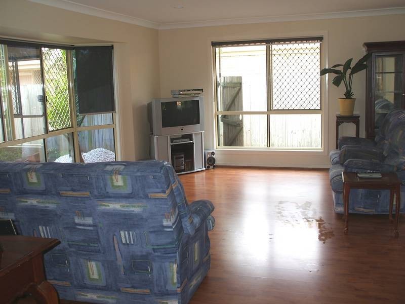 33 WARBLER PARADE, Varsity Lakes QLD 4227