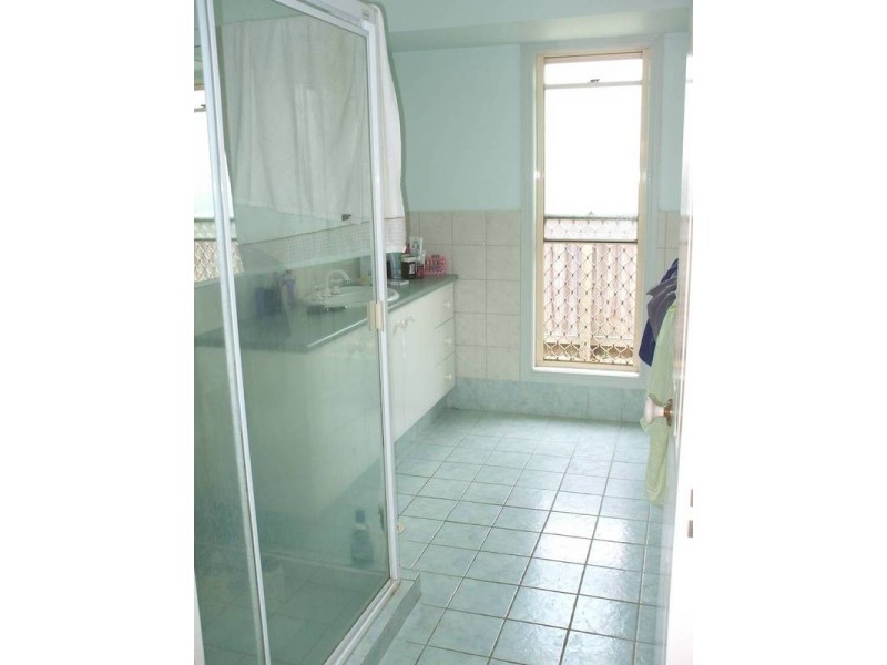 33 WARBLER PARADE, Varsity Lakes QLD 4227