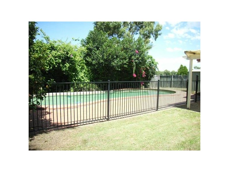 Clear Island Waters QLD 4226