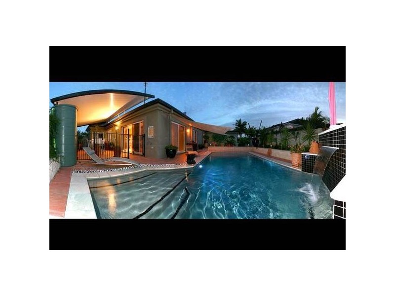 Clear Island Waters QLD 4226