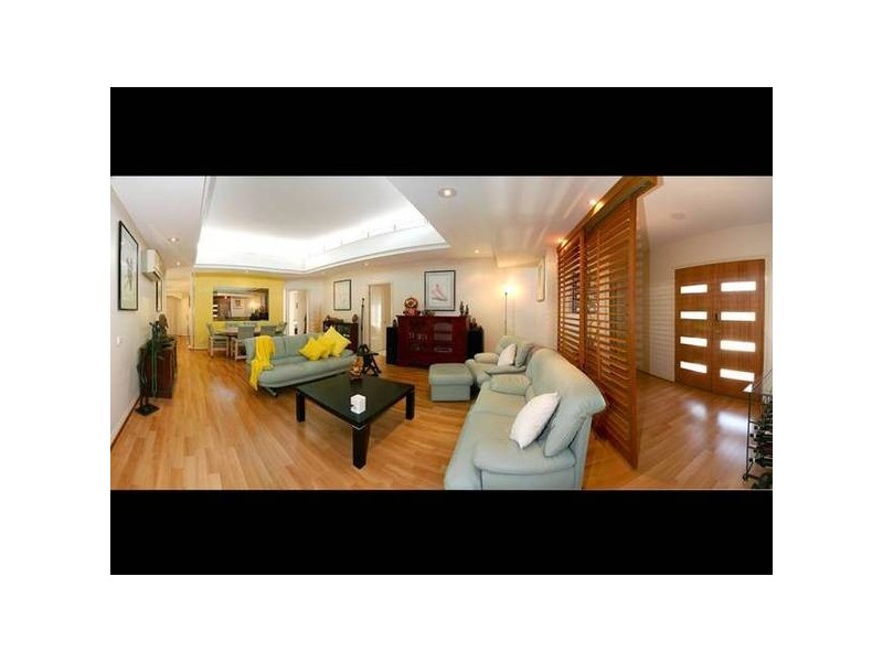 Clear Island Waters QLD 4226