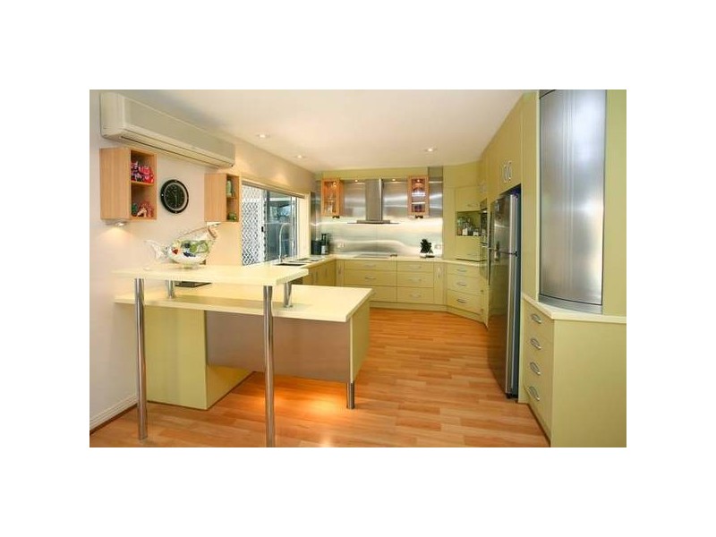 Clear Island Waters QLD 4226