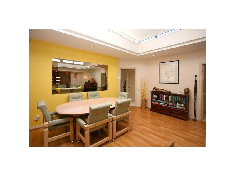 Clear Island Waters QLD 4226