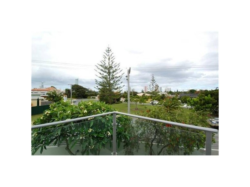 Broadbeach Waters QLD 4218