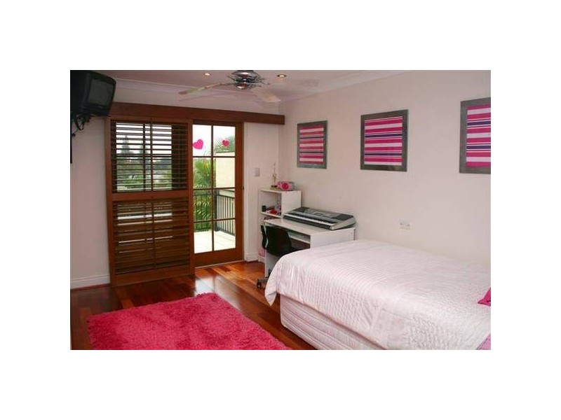 Broadbeach Waters QLD 4218