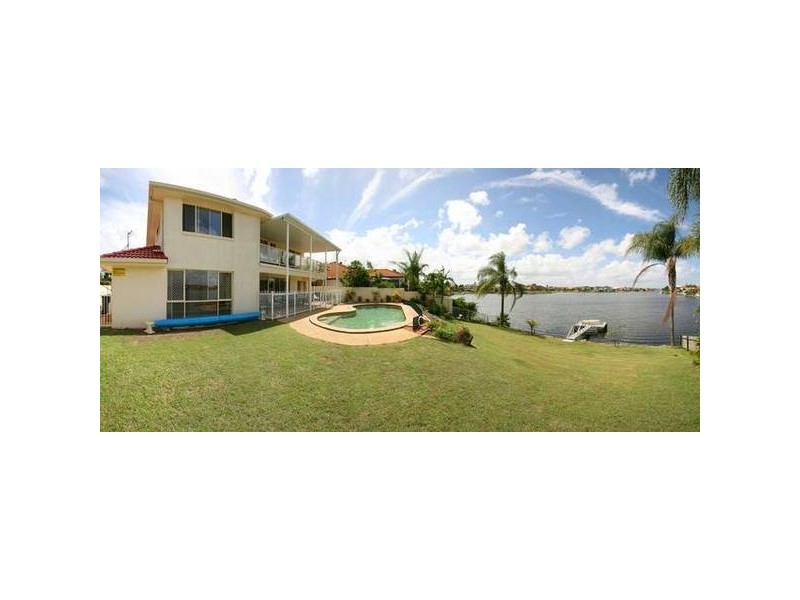 Clear Island Waters QLD 4226