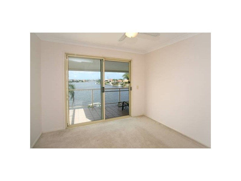 Clear Island Waters QLD 4226