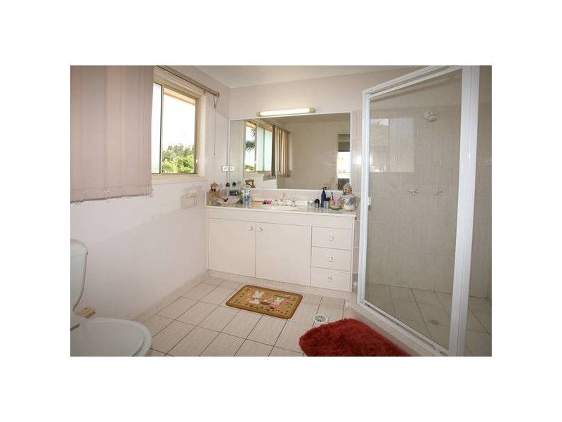 Clear Island Waters QLD 4226