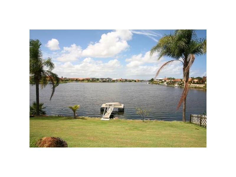 Clear Island Waters QLD 4226